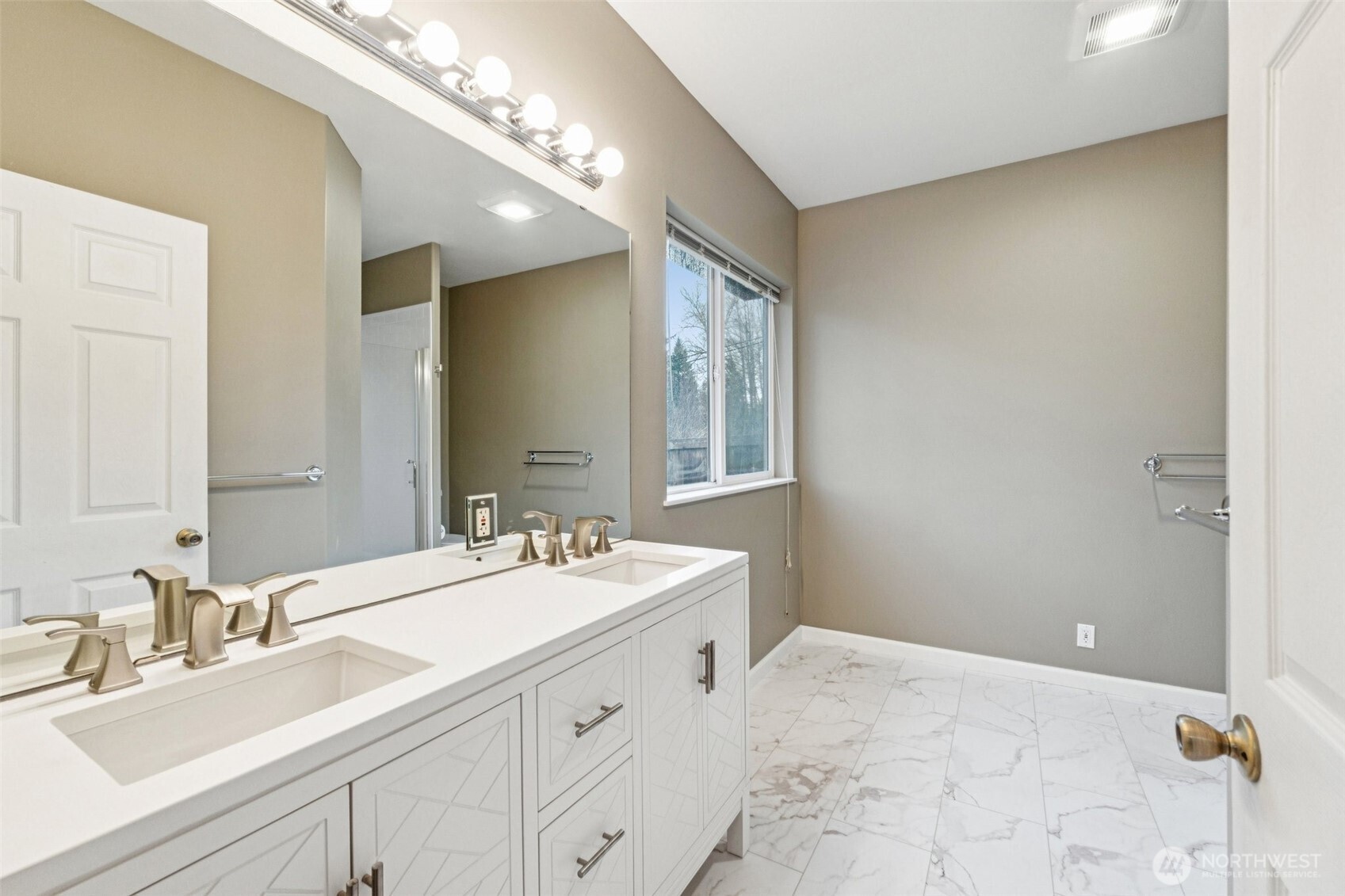17214 Snohomish Avenue Property Photo 13