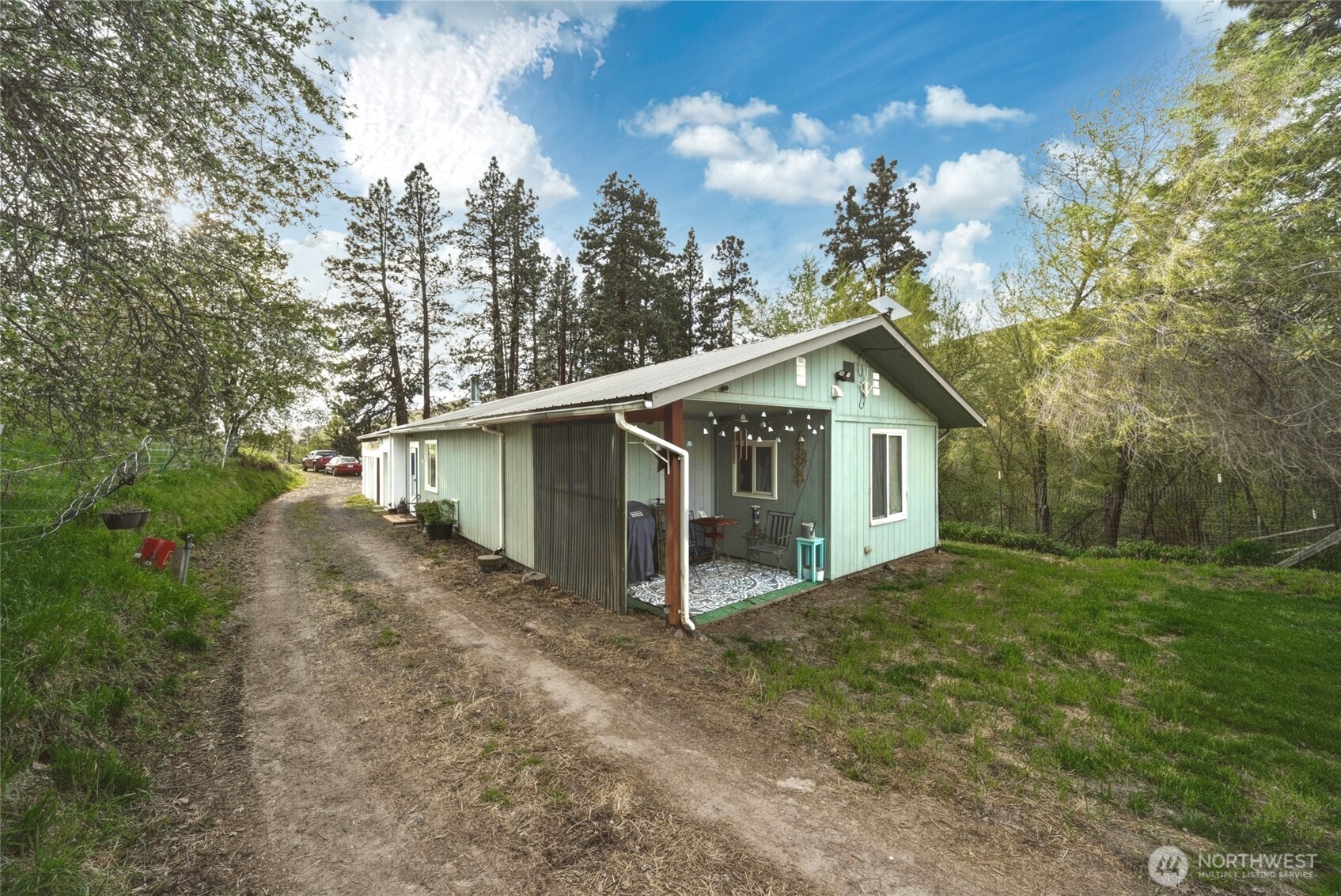 938 Patit Road Property Photo 1