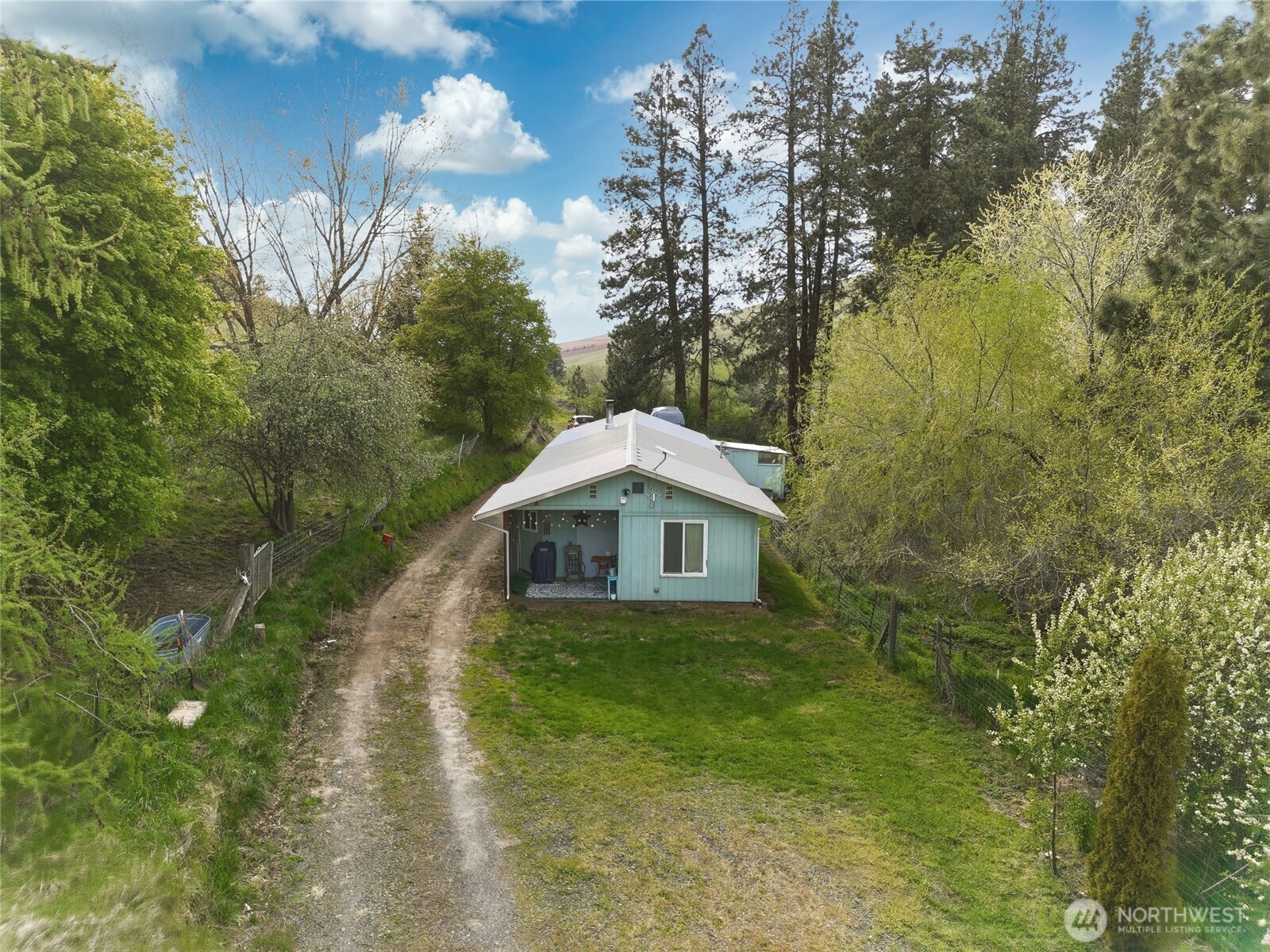 938 Patit Road Property Photo 3