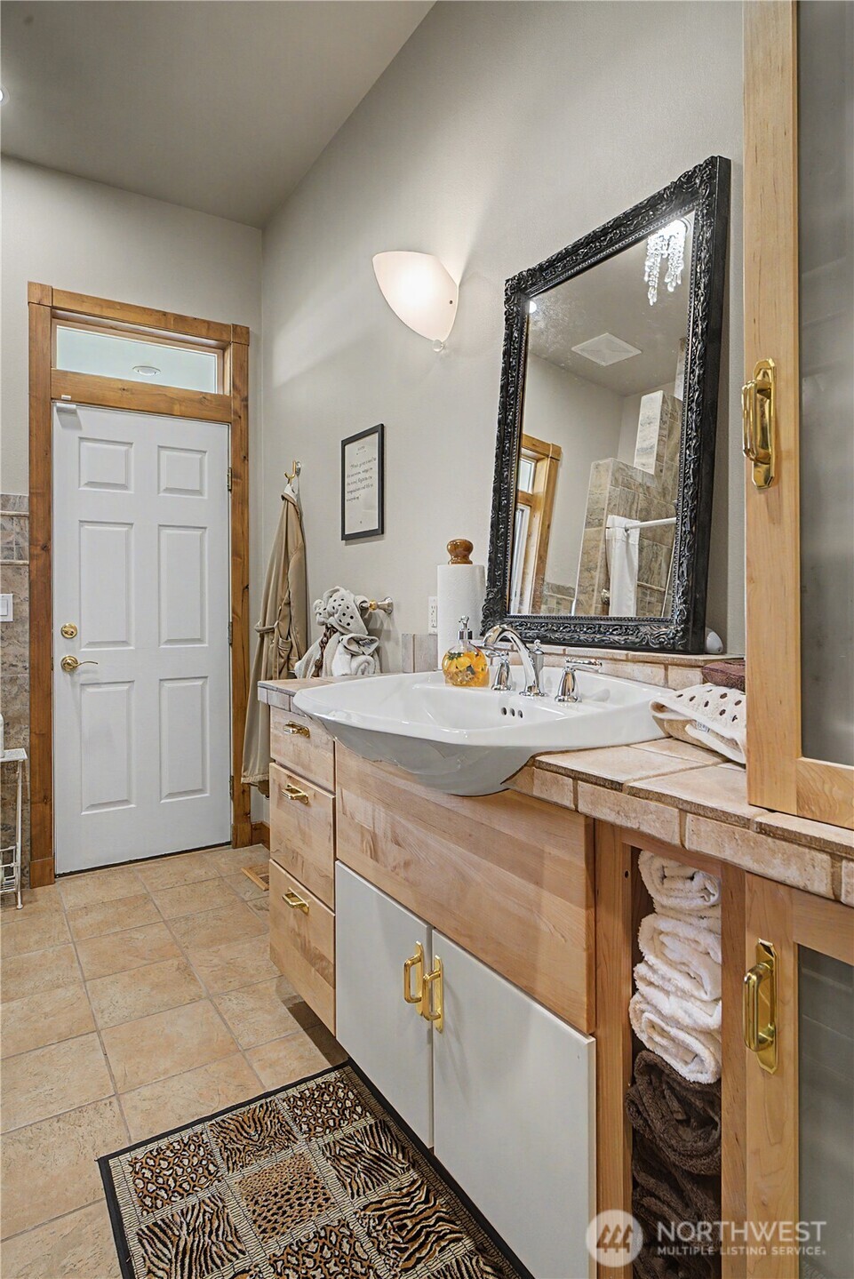 9132 Stonecrest Road Property Photo 8