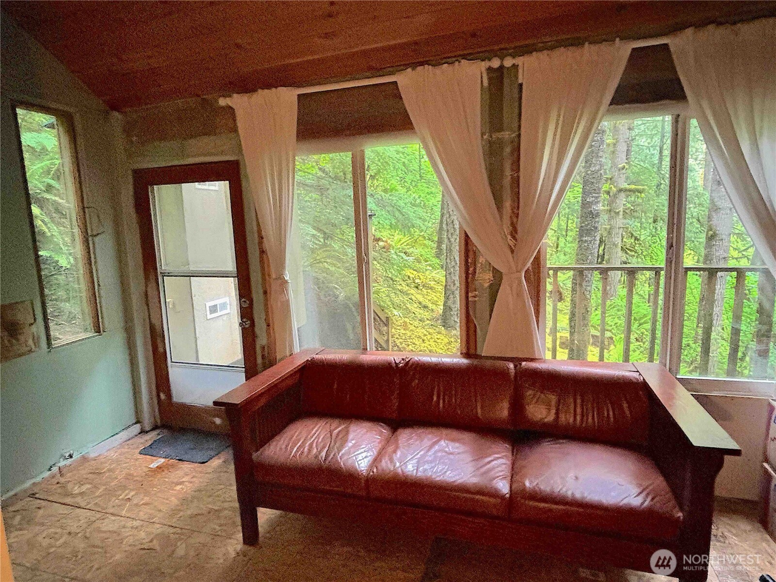 64011 E Cascade Drive Property Photo 2