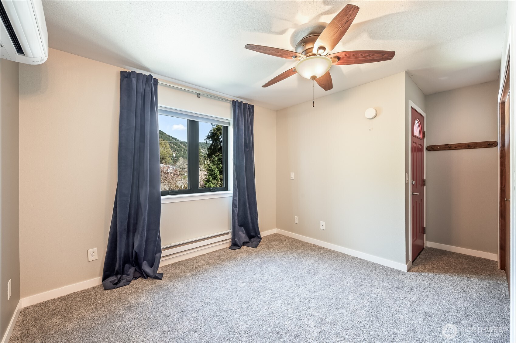 221 Evans Street Property Photo 15