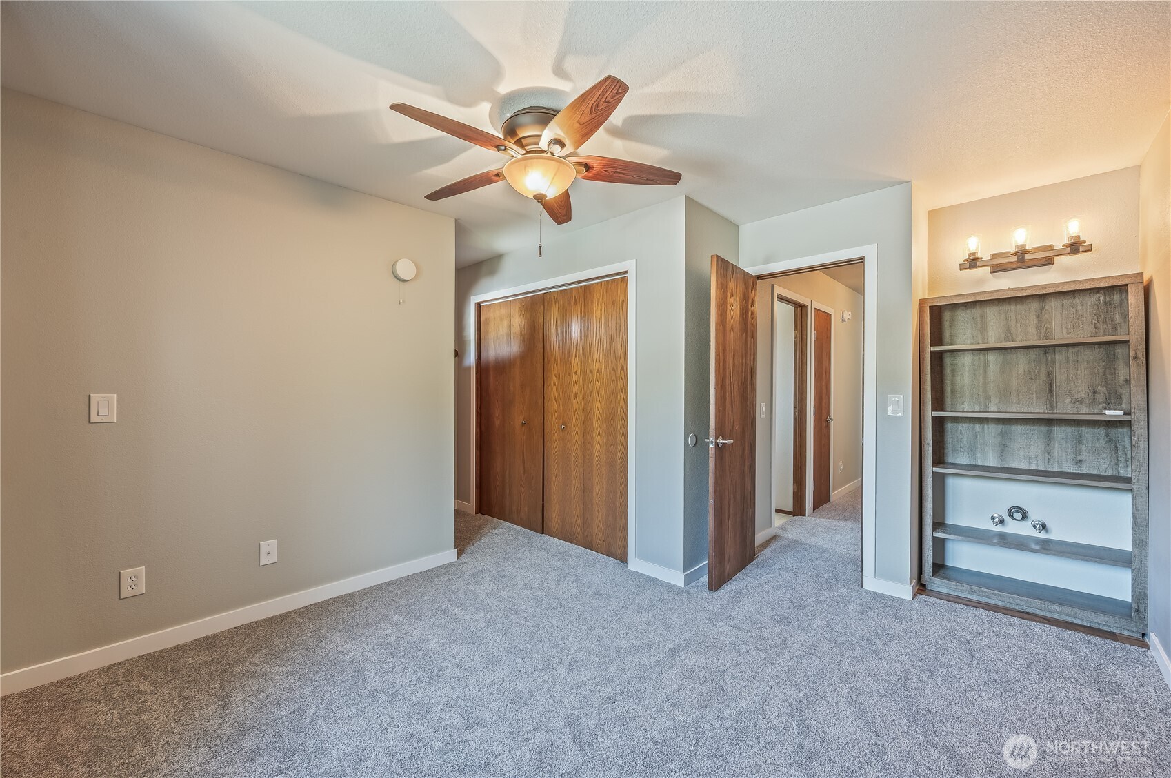 221 Evans Street Property Photo 17