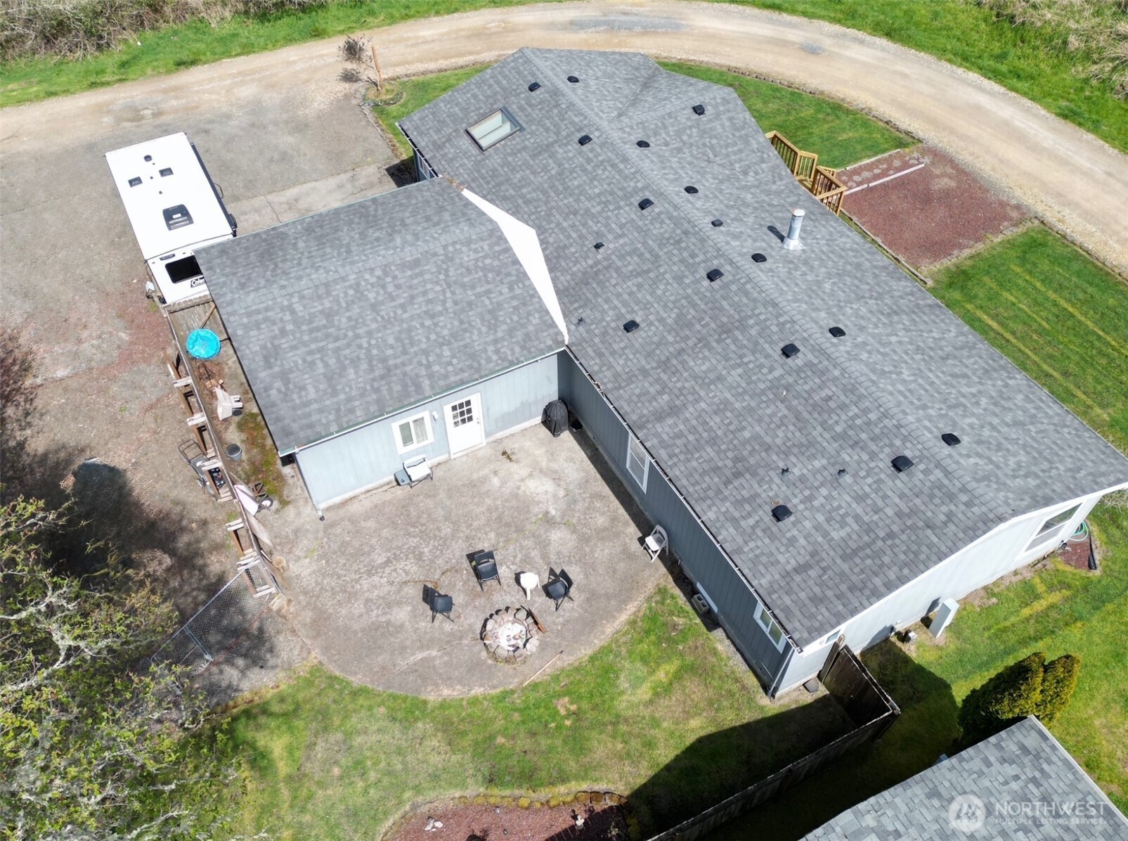 305 Godsey Lane Property Photo 4