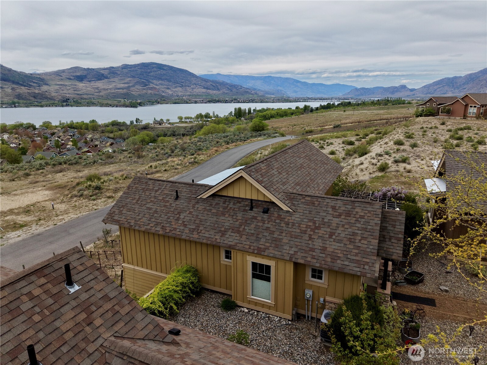 122 Village Way Property Photo 6