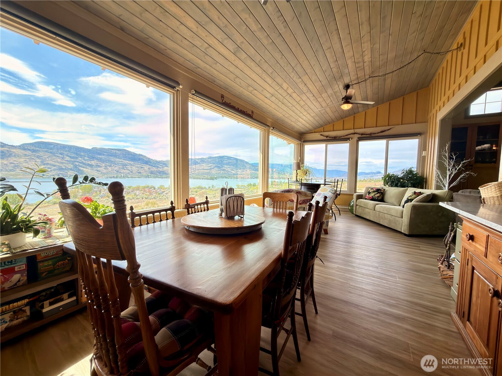 122 Village Way Property Photo 8