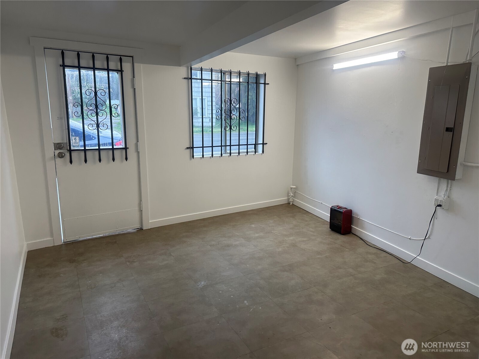 11022 Valley Avenue Property Photo 9