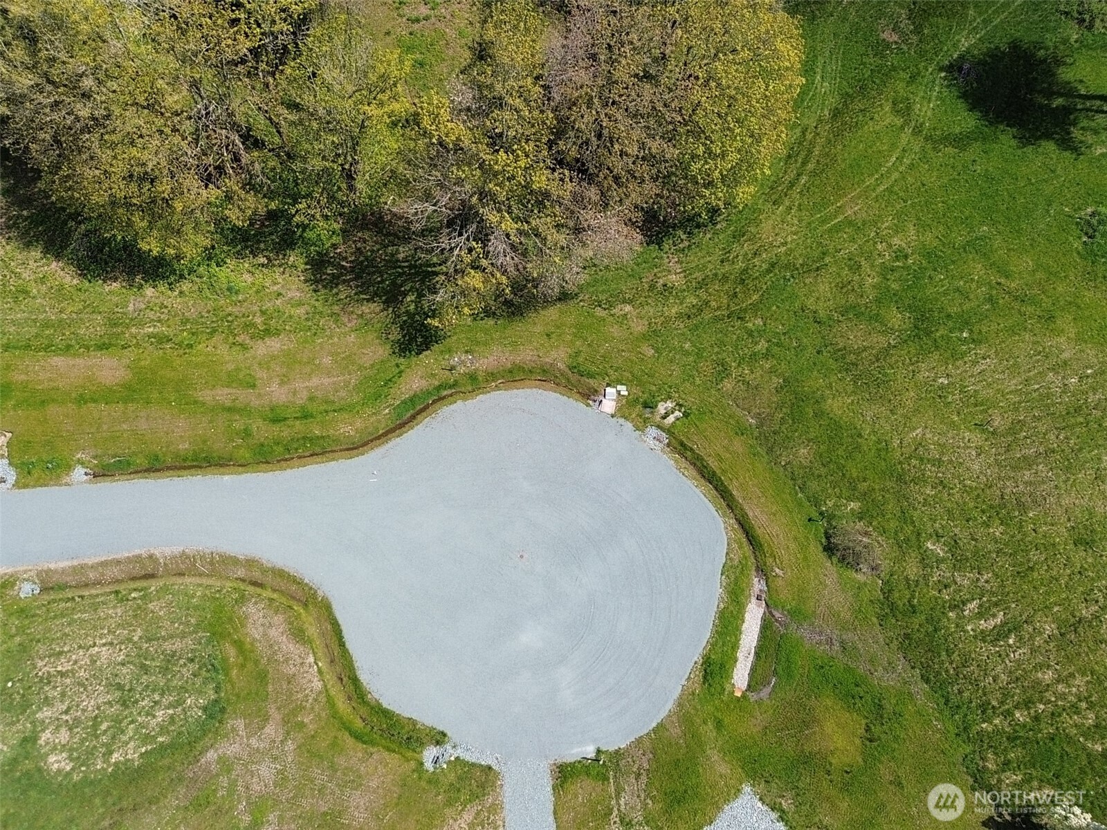 18401 Blacktail Trail Property Photo 6