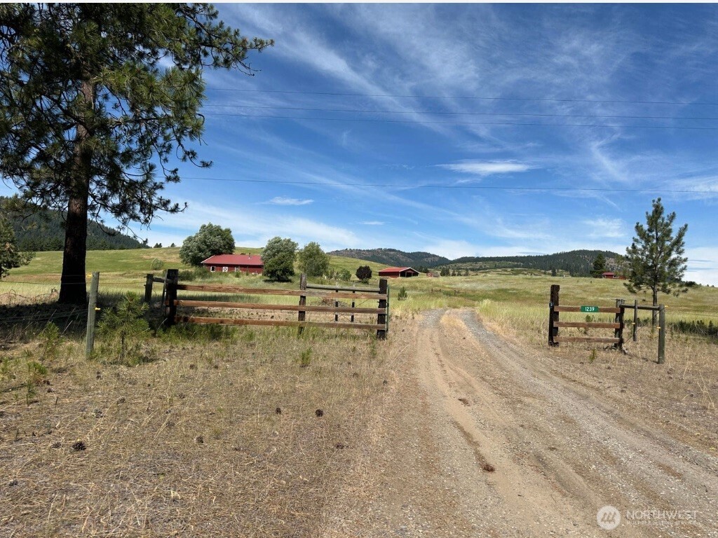 1239 Kewa Meteor Road Property Photo 1