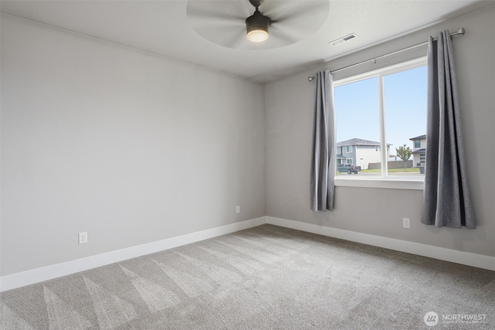1075 Klamath Court Property Photo 20