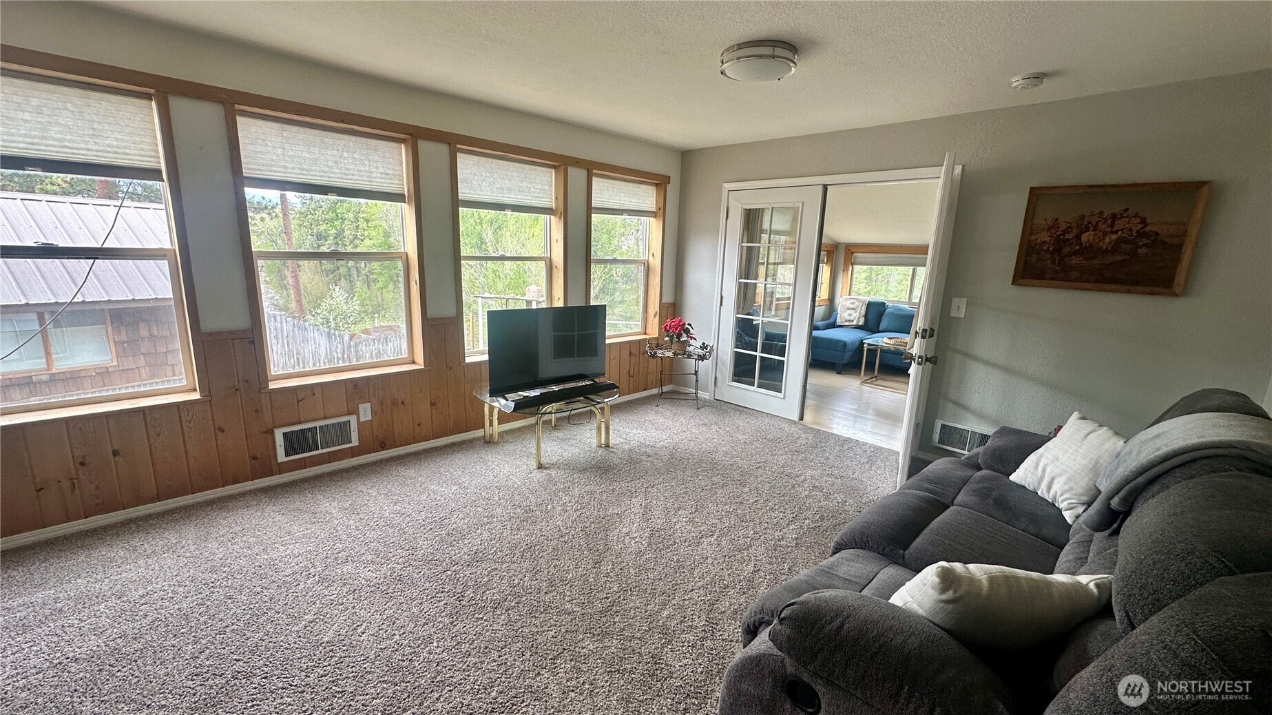 400 Bluff Street Property Photo 6