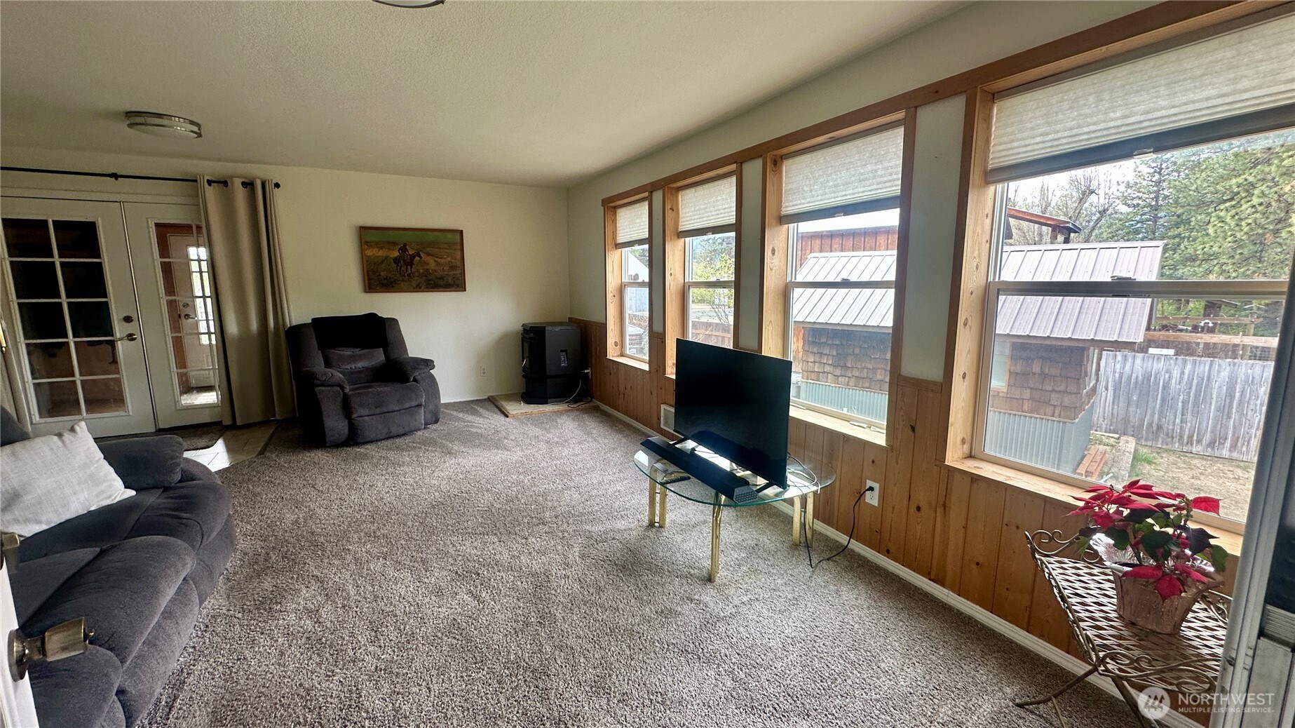 400 Bluff Street Property Photo 9