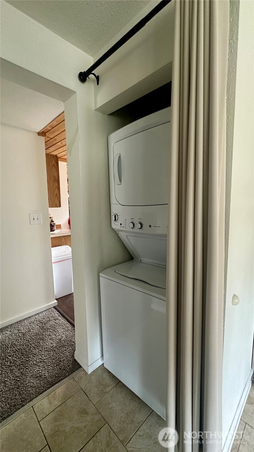 400 Bluff Street Property Photo 10