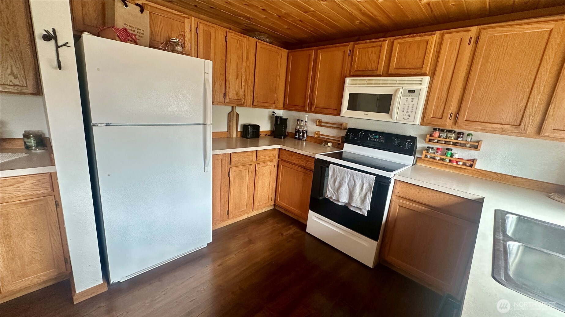 400 Bluff Street Property Photo 12