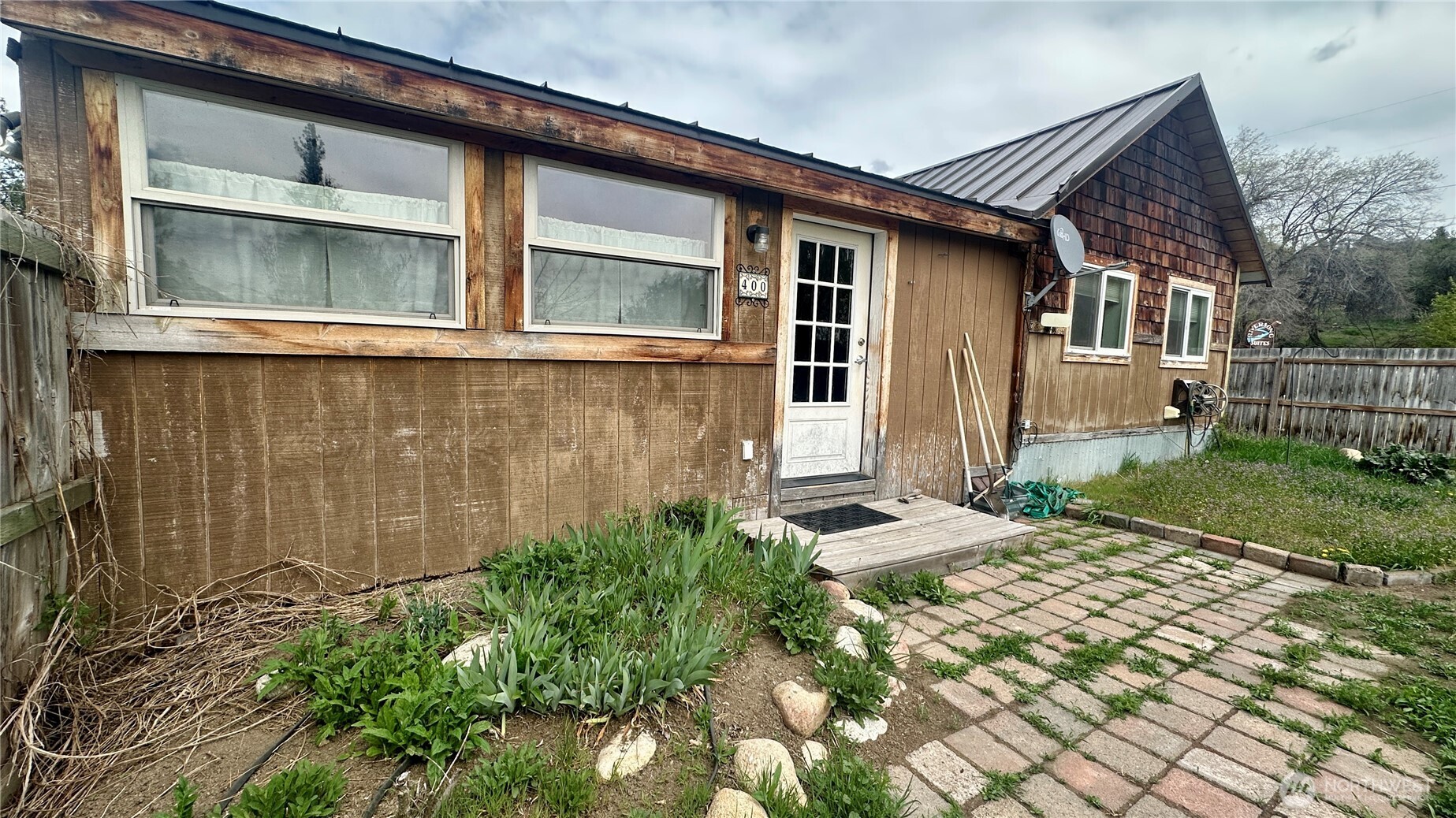 400 Bluff Street Property Photo 24