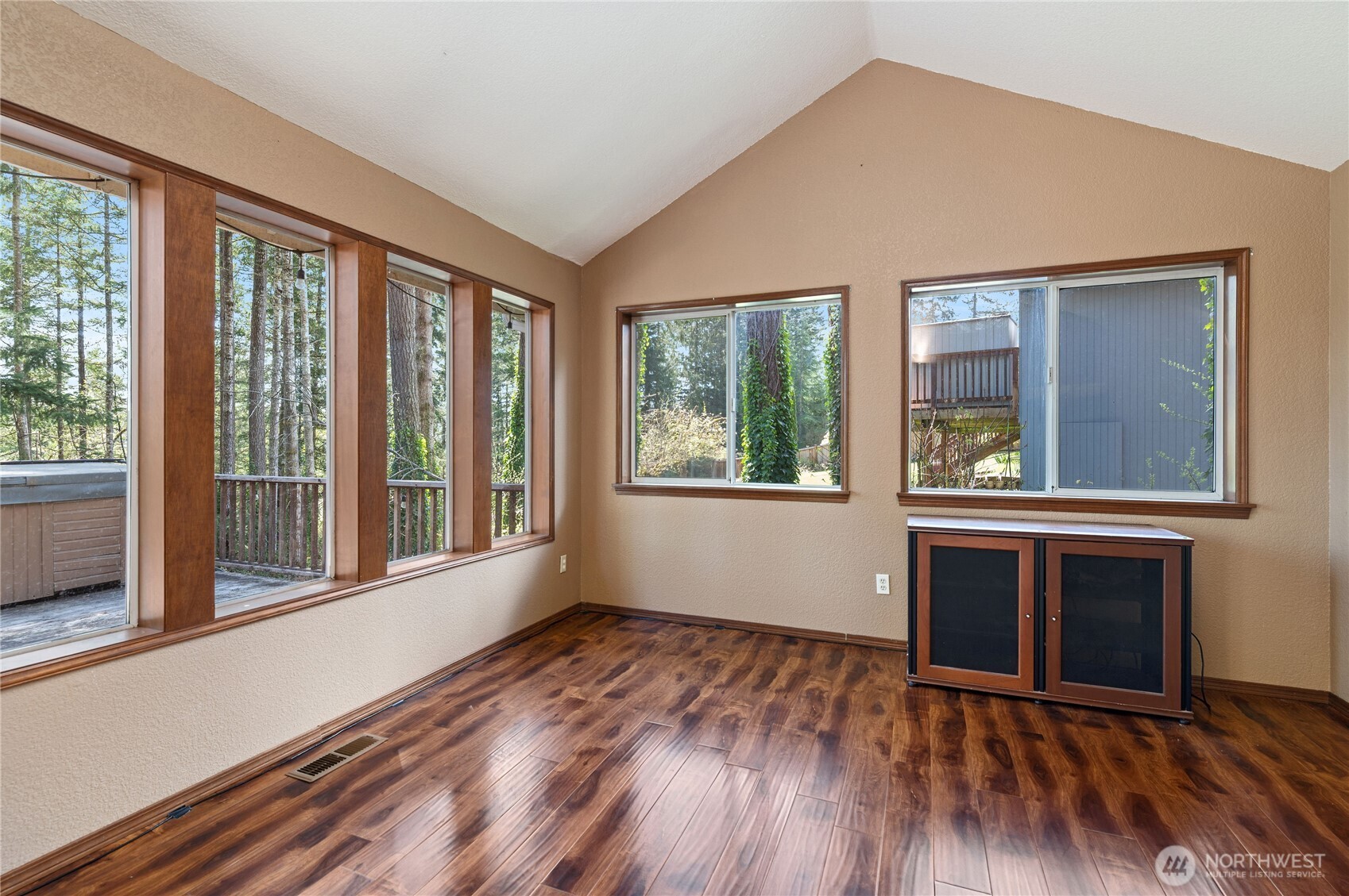 30 E Rainier Drive Property Photo 16