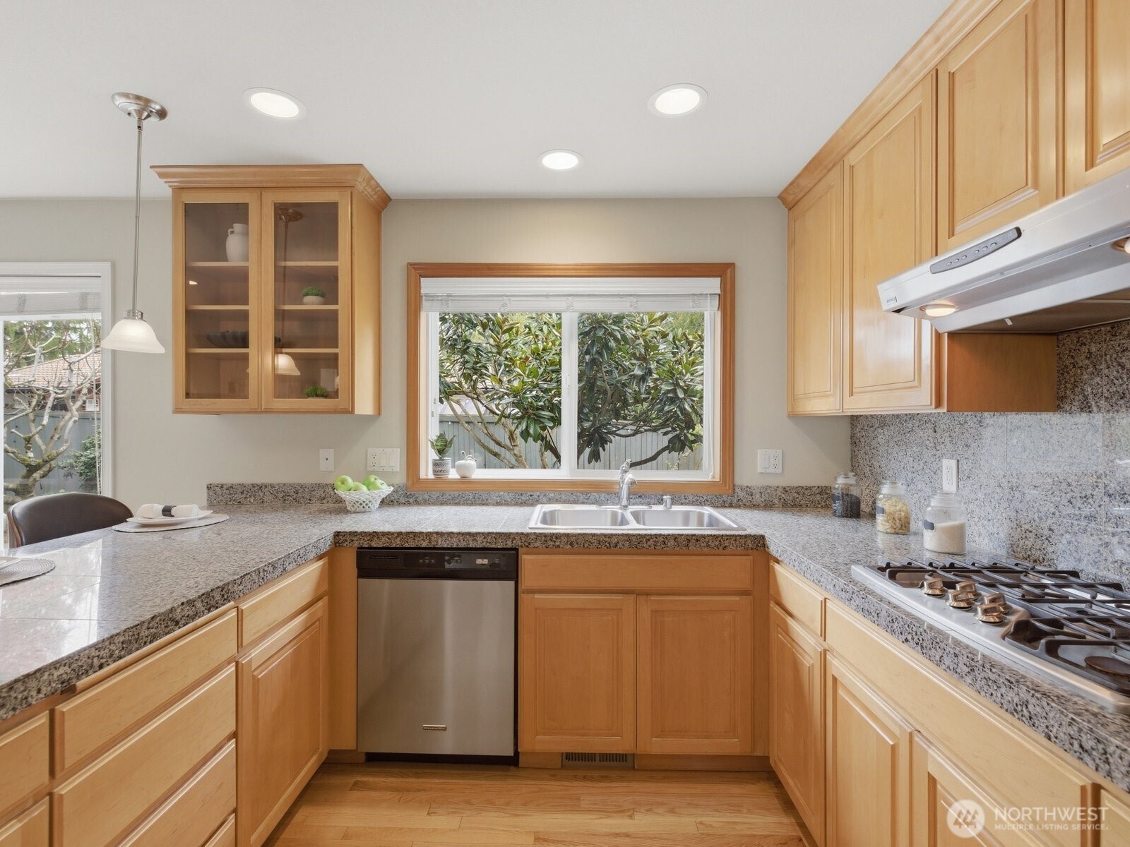 3501 166 Street Property Photo 17