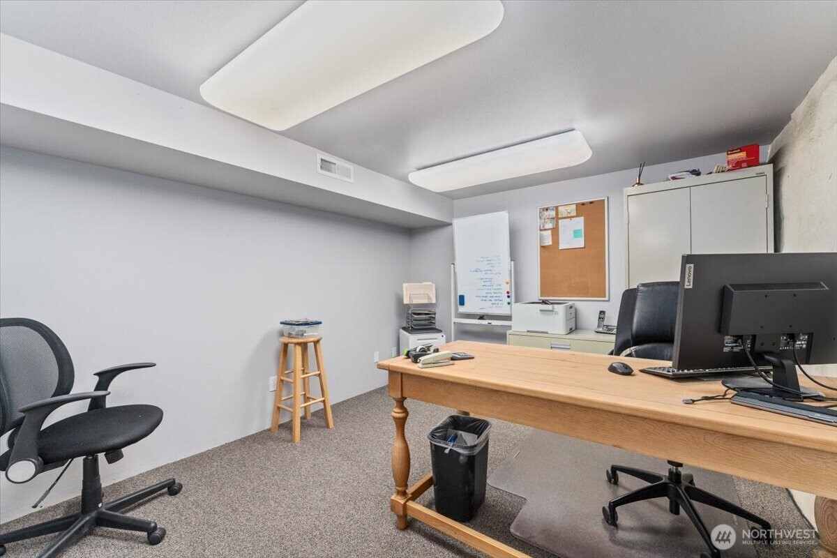 131 E Woodin Avenue Property Photo 38