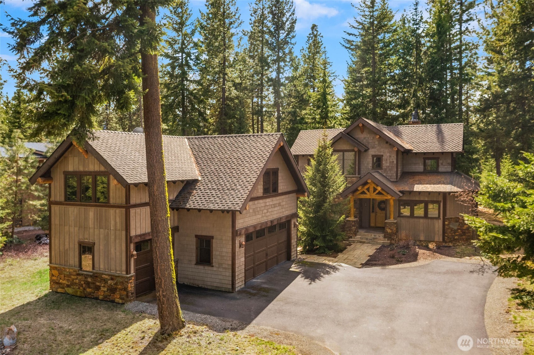 440 Larkspur Loop Property Photo 1