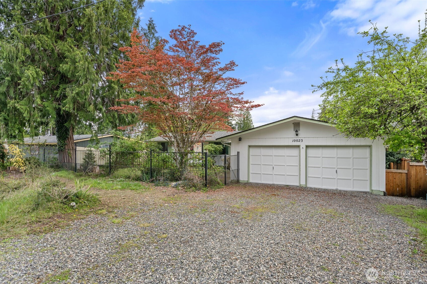 10023 Whitecap Drive Property Photo 4