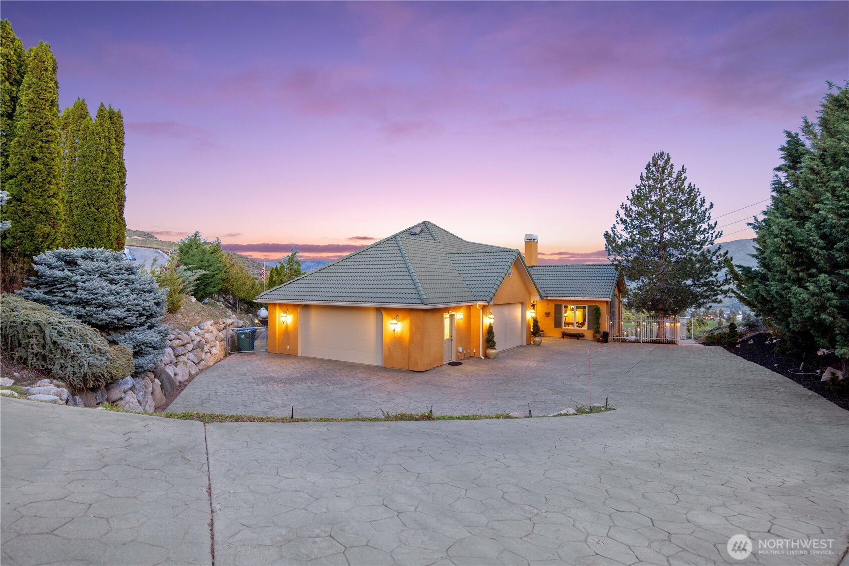 146 Long Drive Property Photo 2