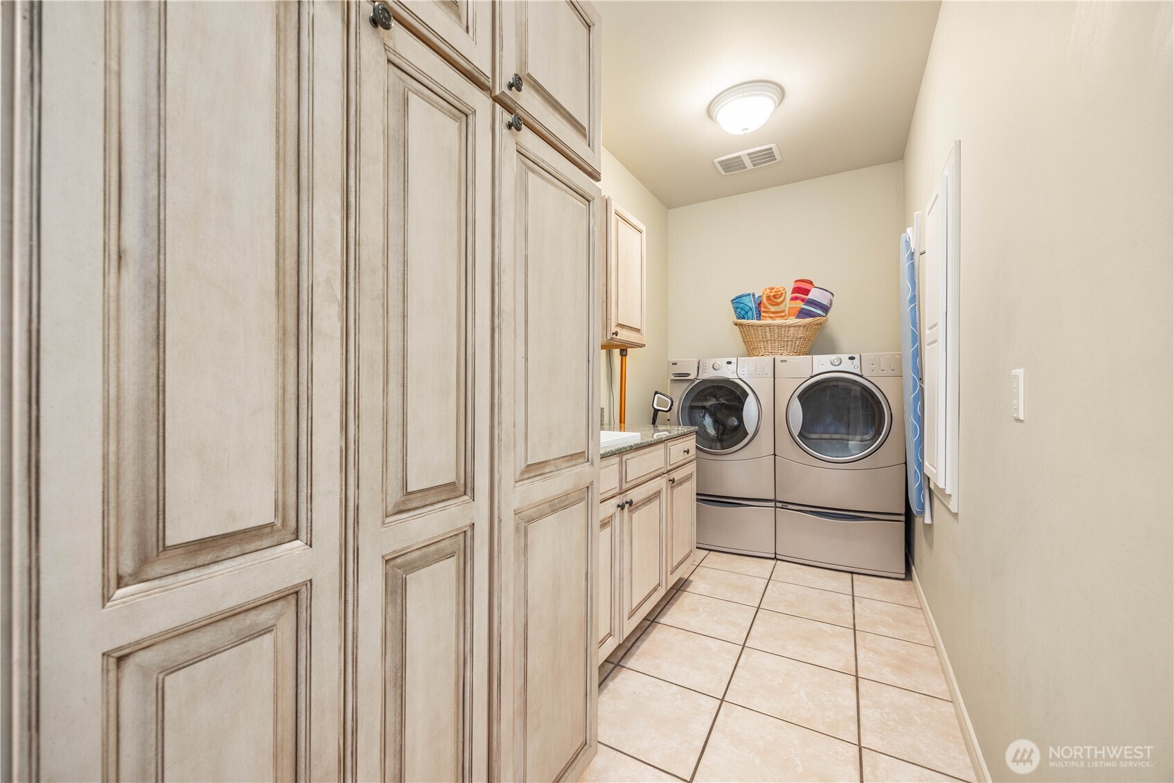 146 Long Drive Property Photo 10
