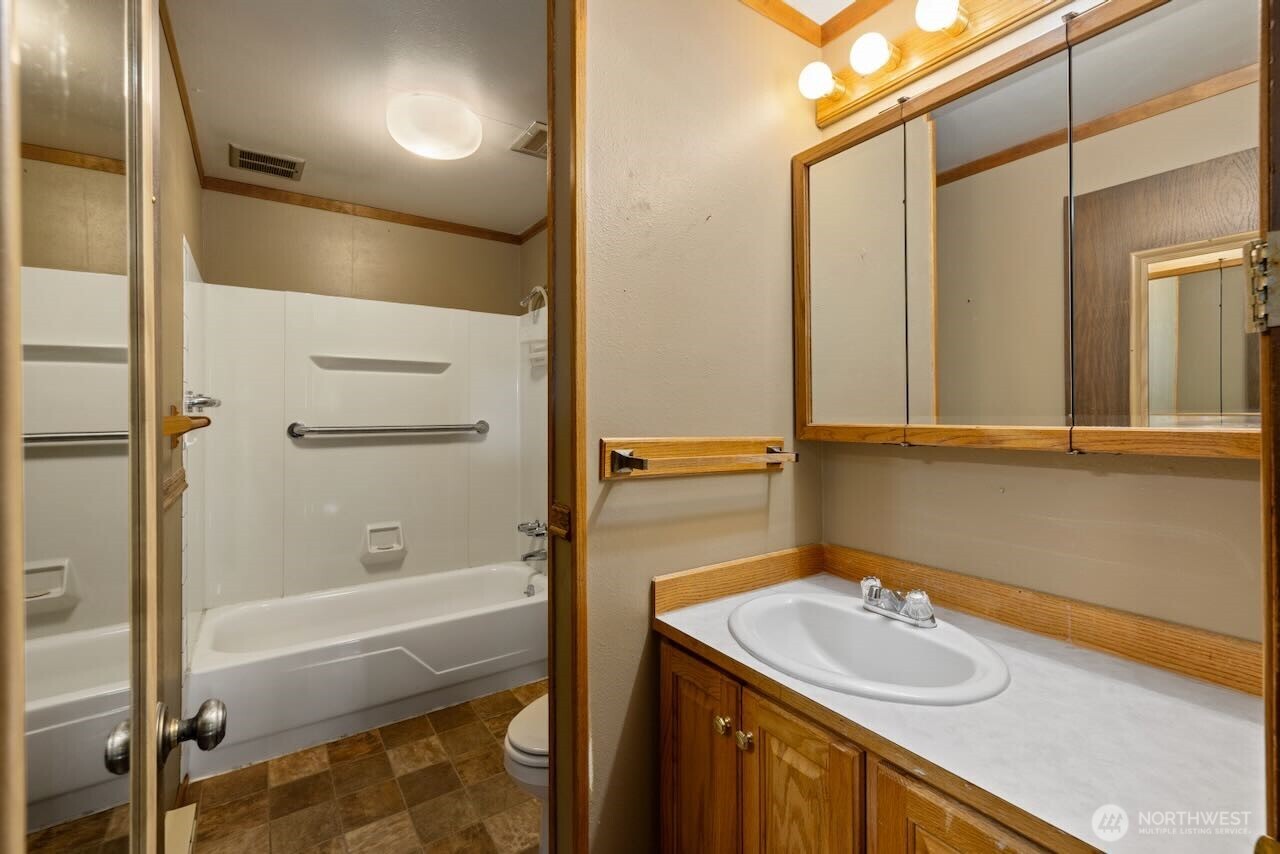 204 N Mason Street Property Photo 23
