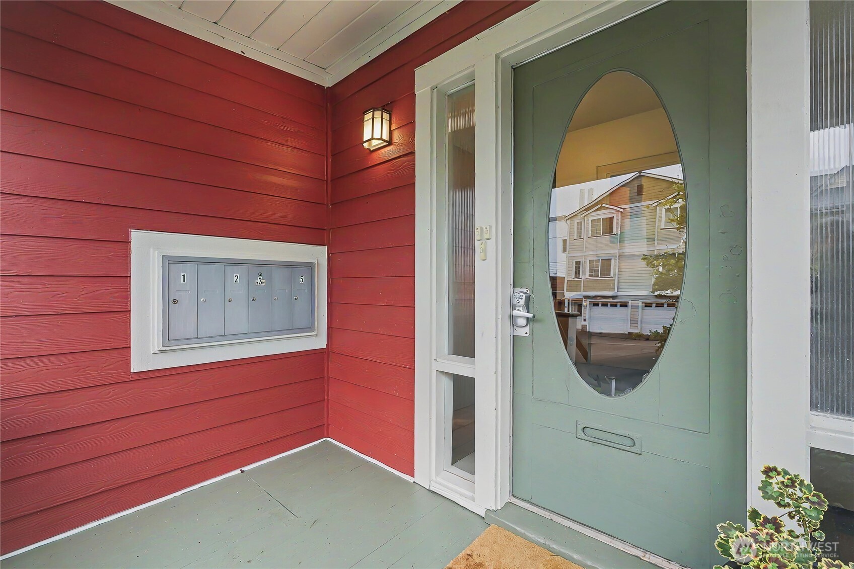 612 N Oakes Street Property Photo 2