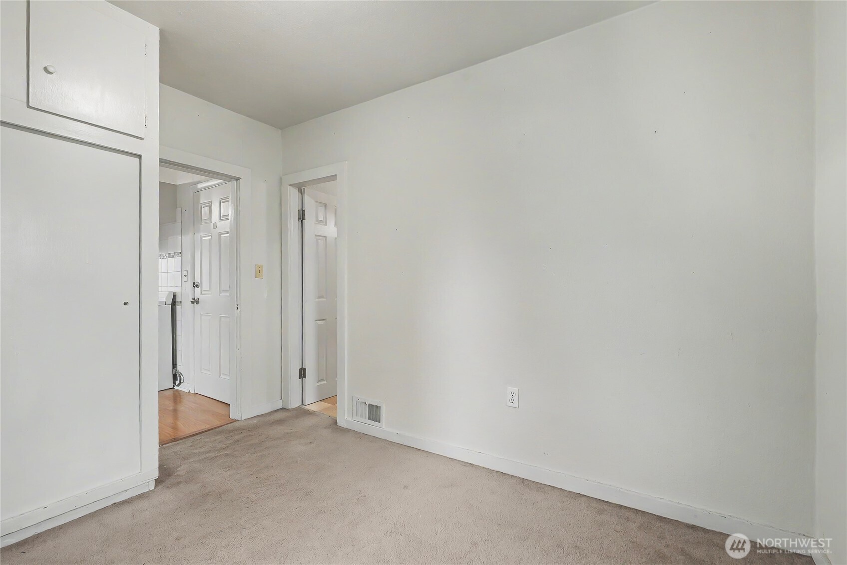 612 N Oakes Street Property Photo 17