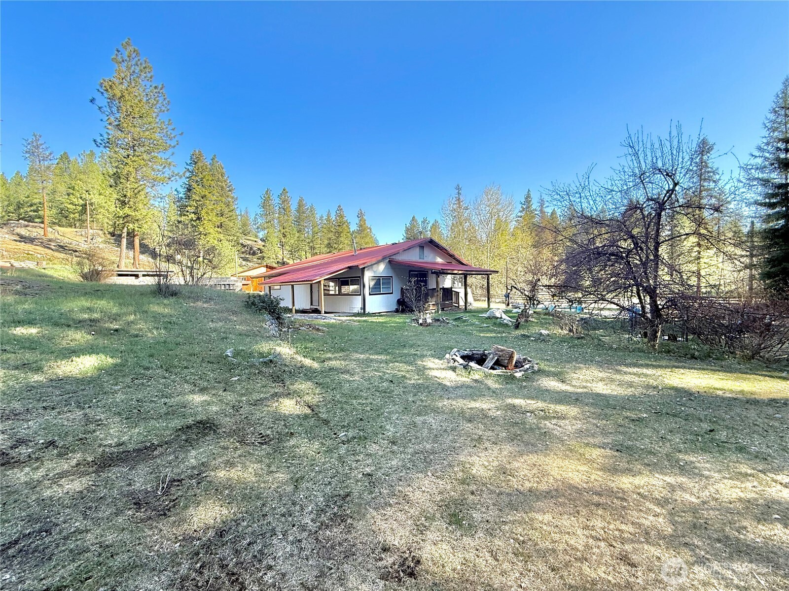 1092 Aeneas Valley Road Property Photo 3