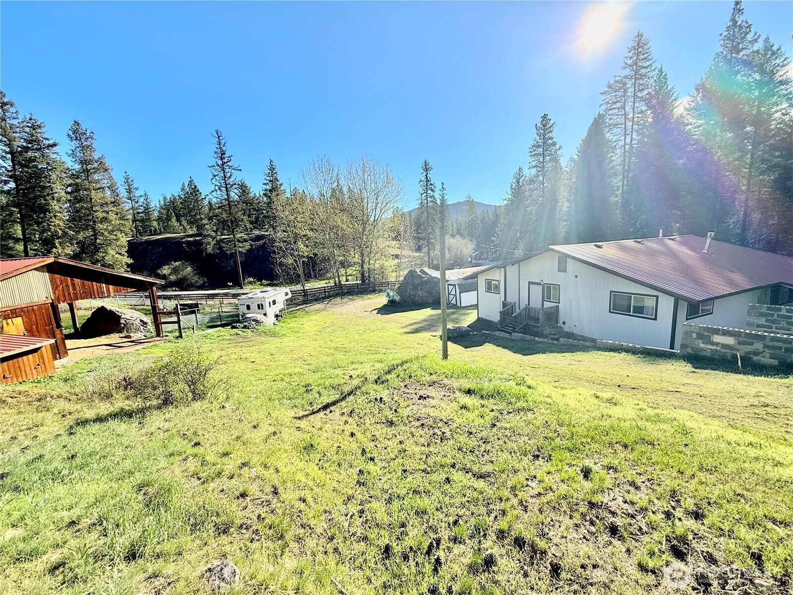 1092 Aeneas Valley Road Property Photo 8