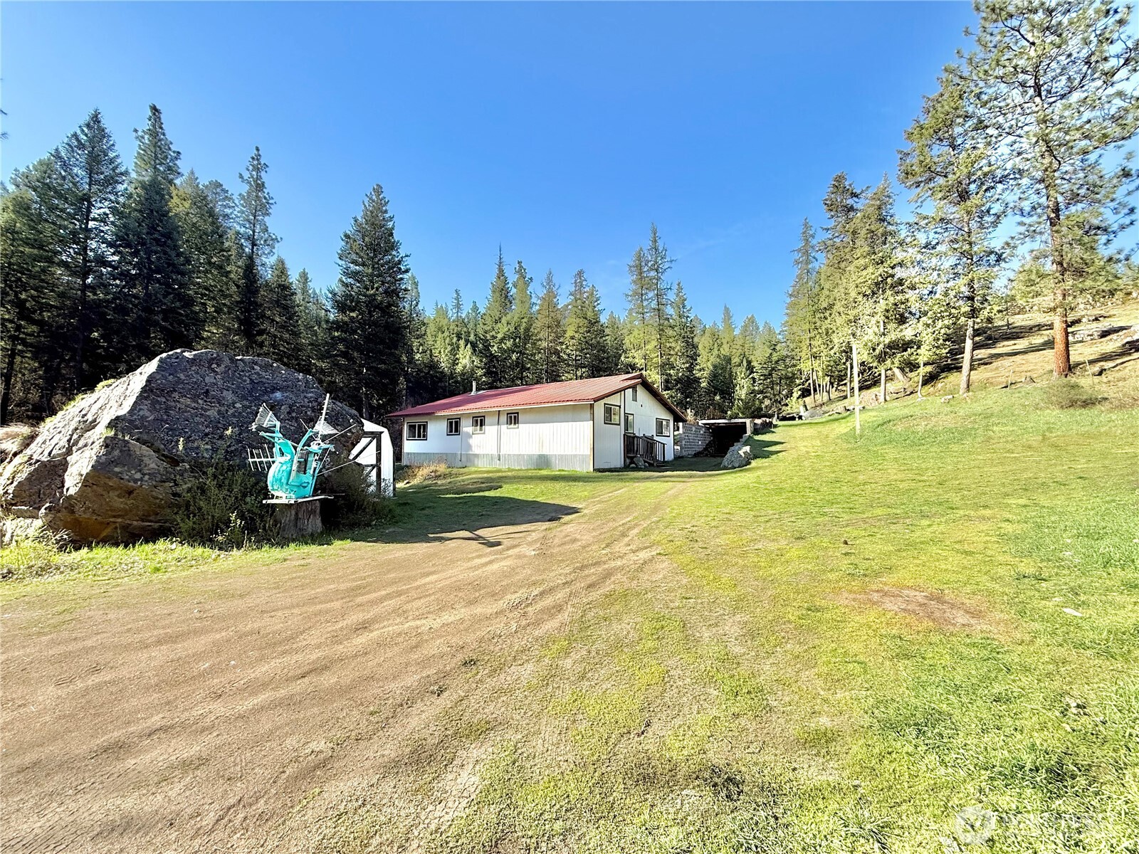 1092 Aeneas Valley Road Property Photo 9