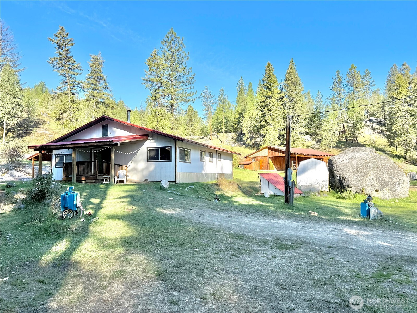 1092 Aeneas Valley Road Property Photo 11