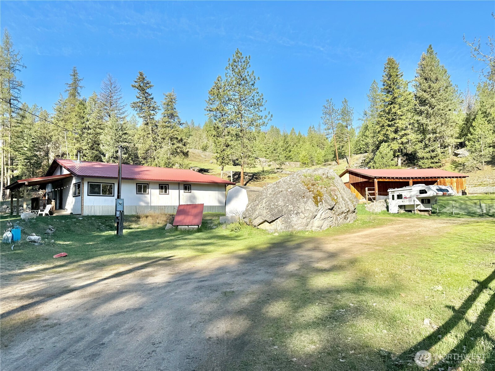 1092 Aeneas Valley Road Property Photo 12