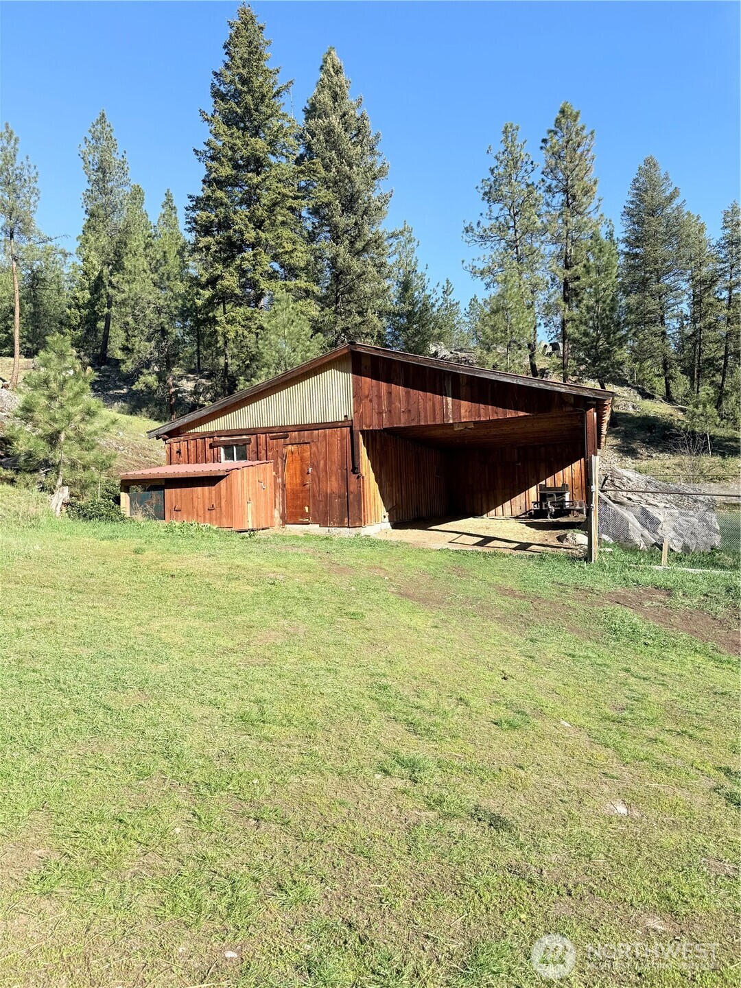 1092 Aeneas Valley Road Property Photo 18