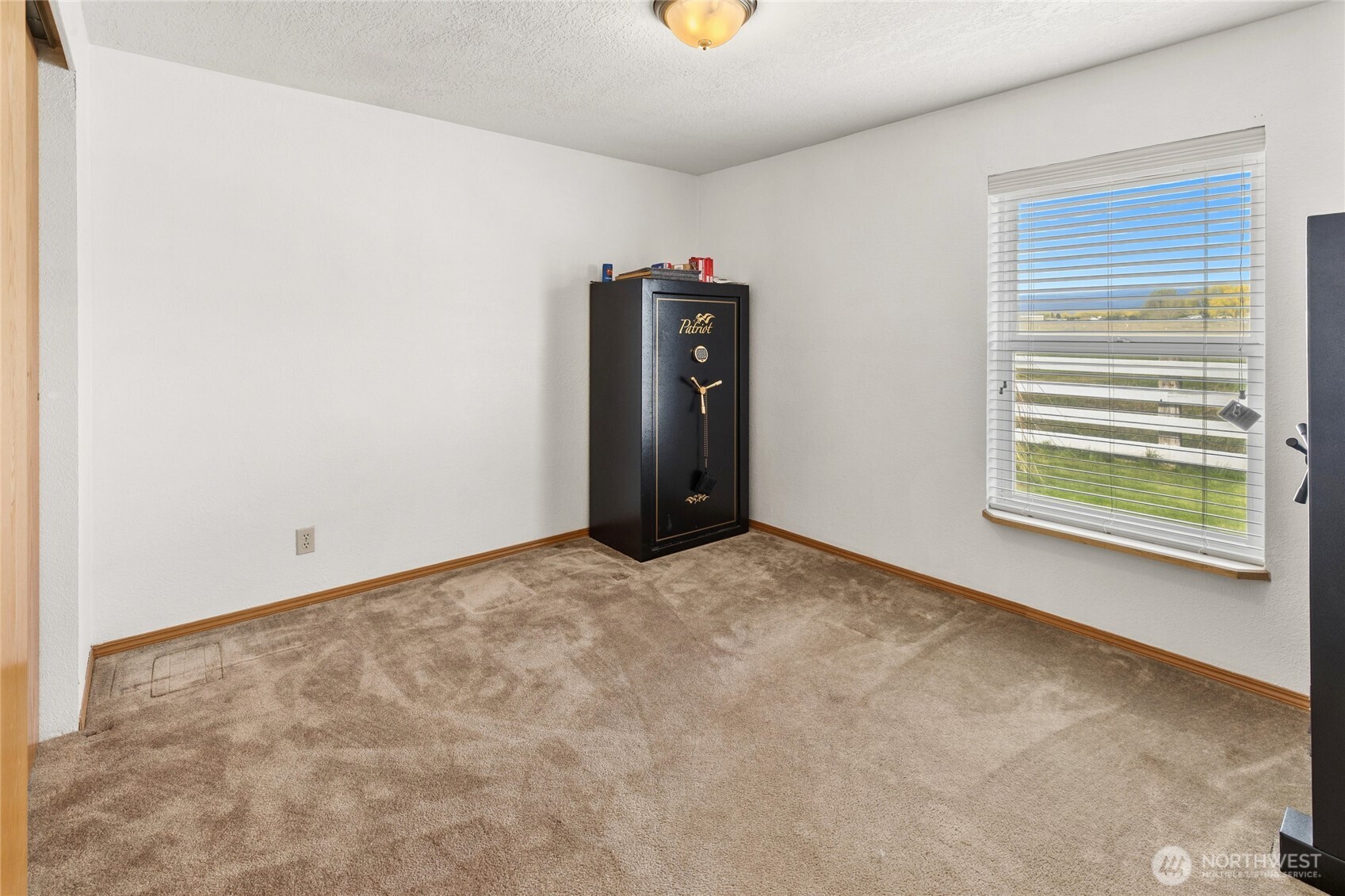 700 N Pierce Street Property Photo 22