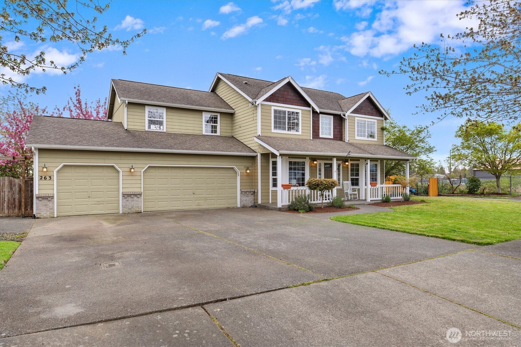 263 Hamilton Court Property Photo 1