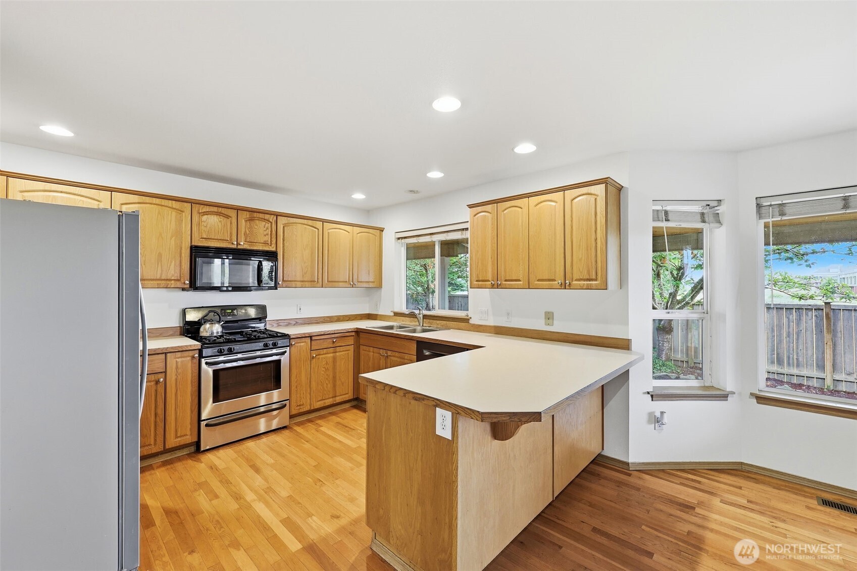 263 Hamilton Court Property Photo 13