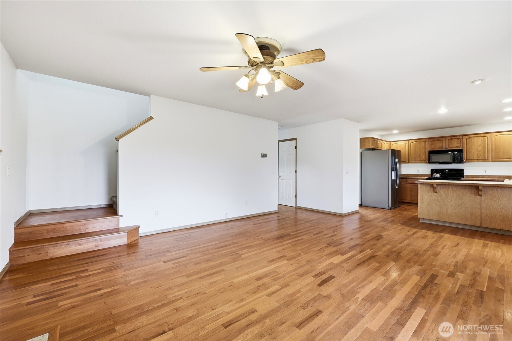 263 Hamilton Court Property Photo 17
