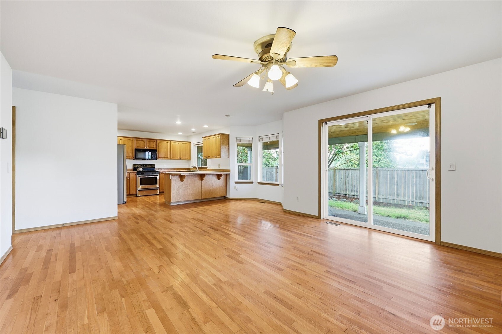 263 Hamilton Court Property Photo 19