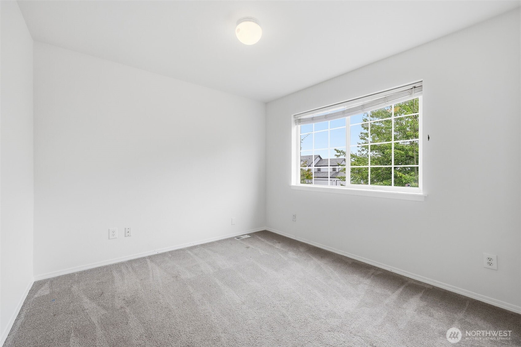 263 Hamilton Court Property Photo 23