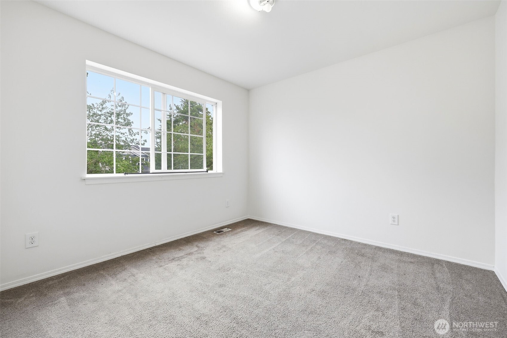 263 Hamilton Court Property Photo 24