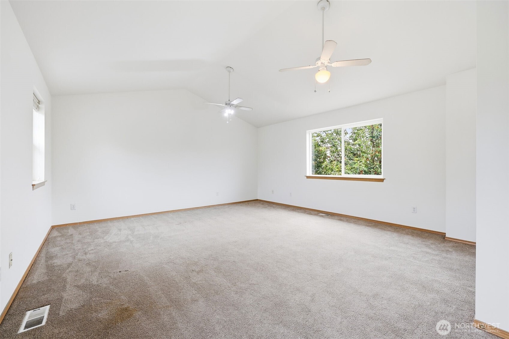 263 Hamilton Court Property Photo 25