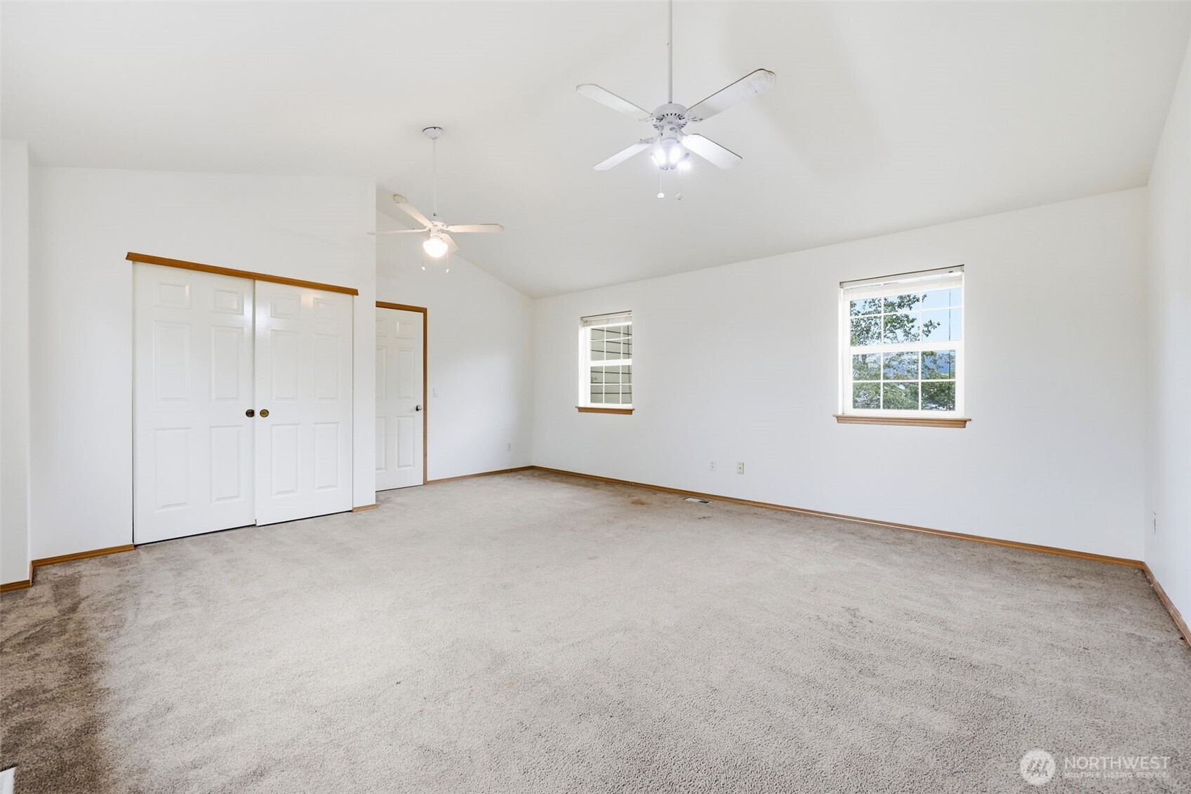 263 Hamilton Court Property Photo 27