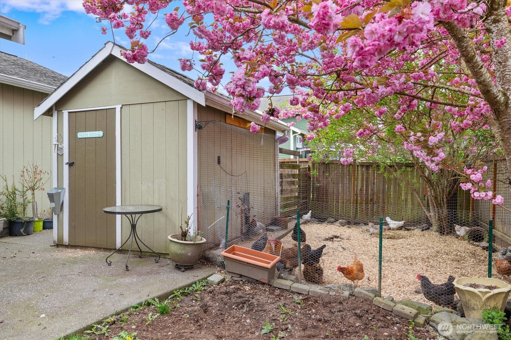 263 Hamilton Court Property Photo 34
