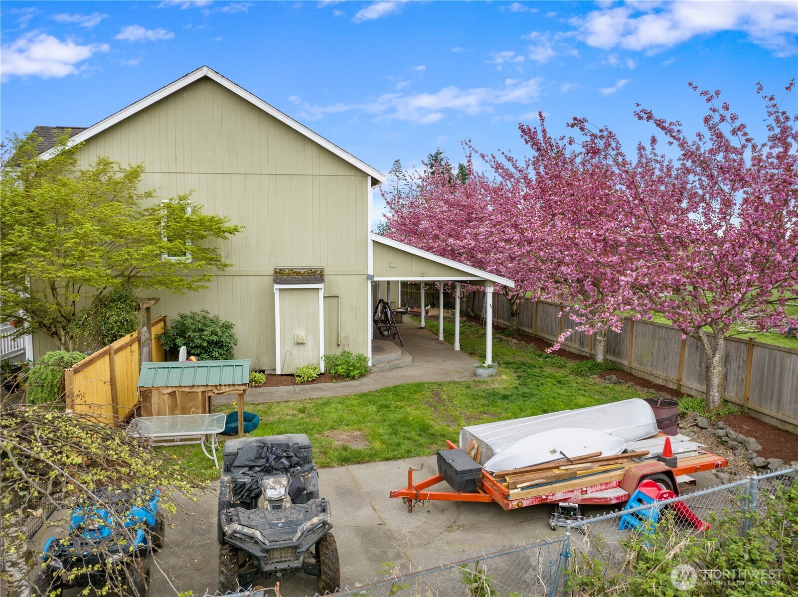 263 Hamilton Court Property Photo 35