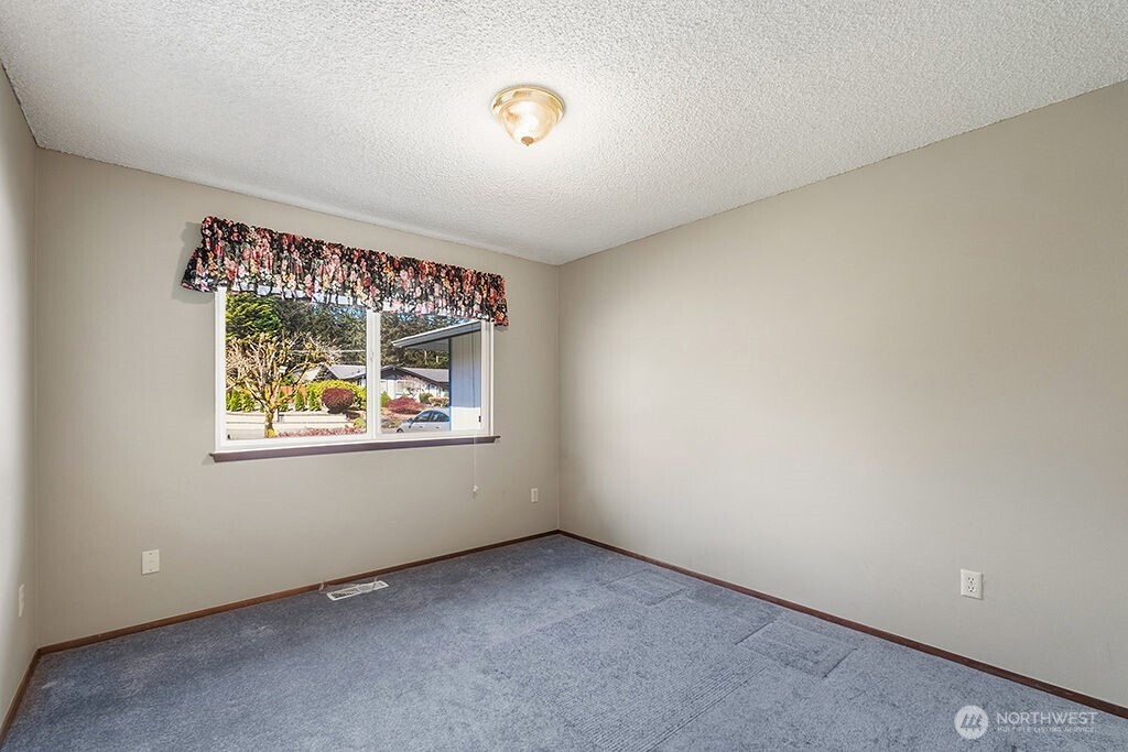 11213 98th Avenue Property Photo 12