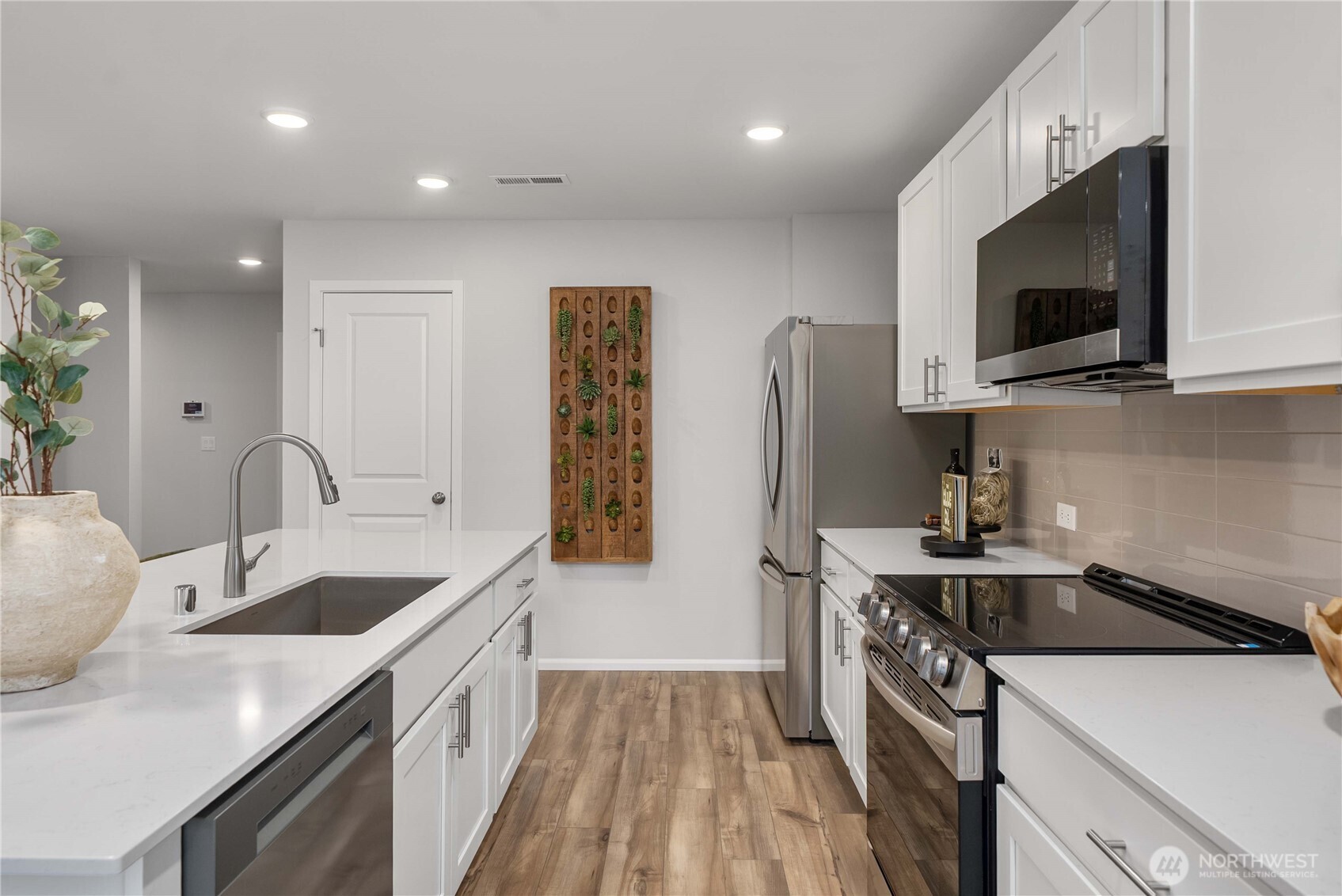 8707 62nd Court Property Photo 15
