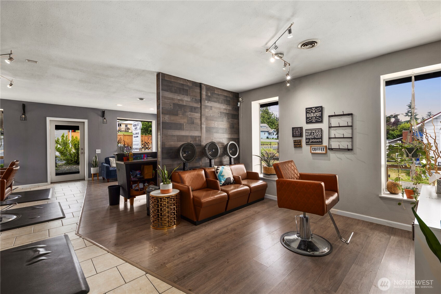7439 Beverly Boulevard Property Photo 5