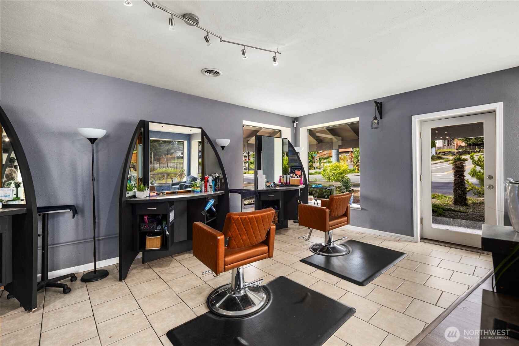7439 Beverly Boulevard Property Photo 19